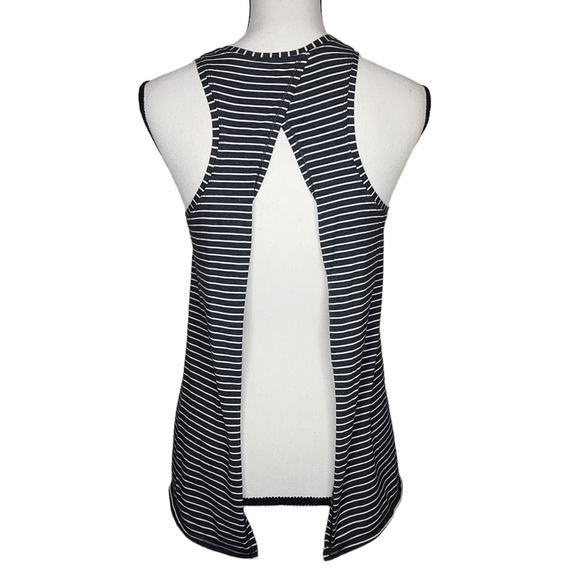 Lululemon All Tied Up Tank Modern Stripe Heathered Black White W1BX7S Size 2 - Picture 3 of 7